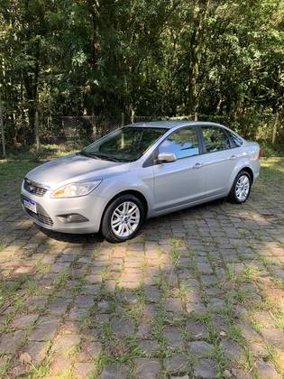FORD FOCUS 1.6 GL SEDAN 8V FLEX 4P MANUAL FORD FOCUS 1.6 GL SEDAN 8V FLEX 4P MANUAL